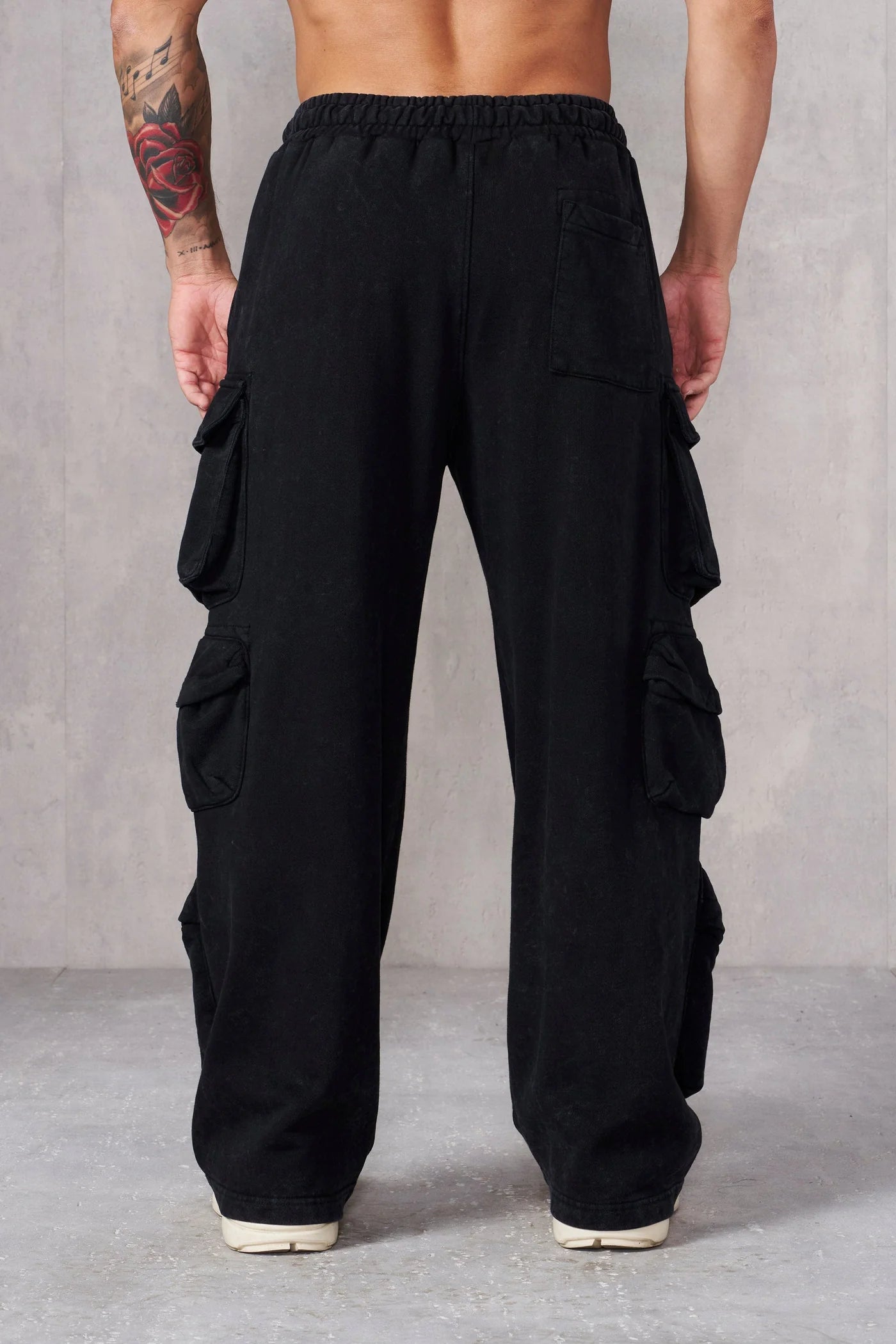 HELLA POCKETS SWEATS #2005