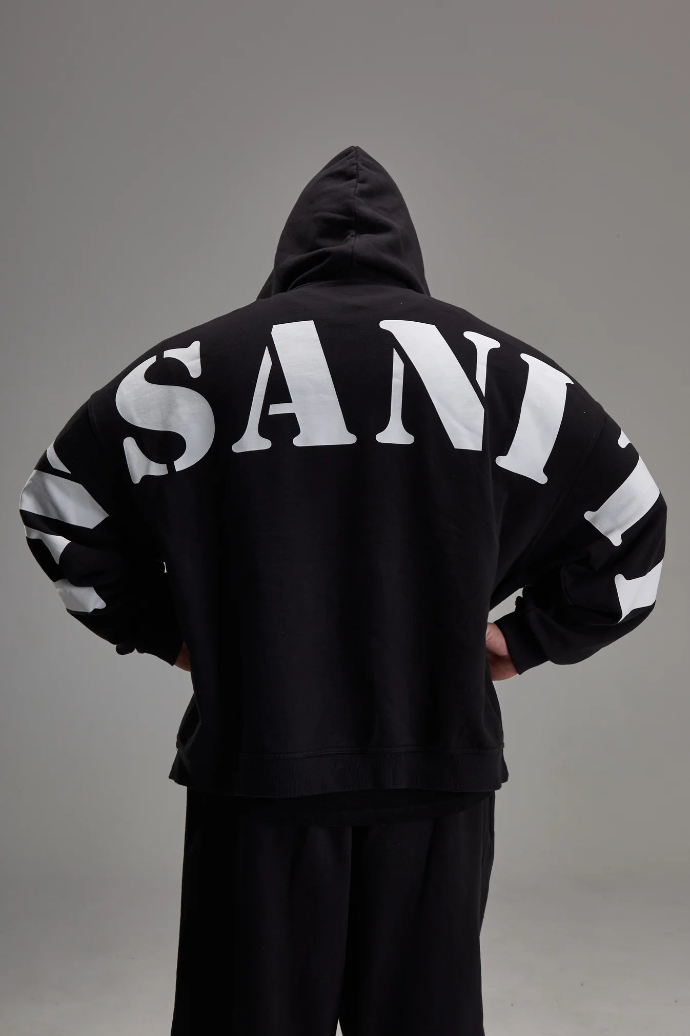 CONTROLLED INSANITY PULLOVER