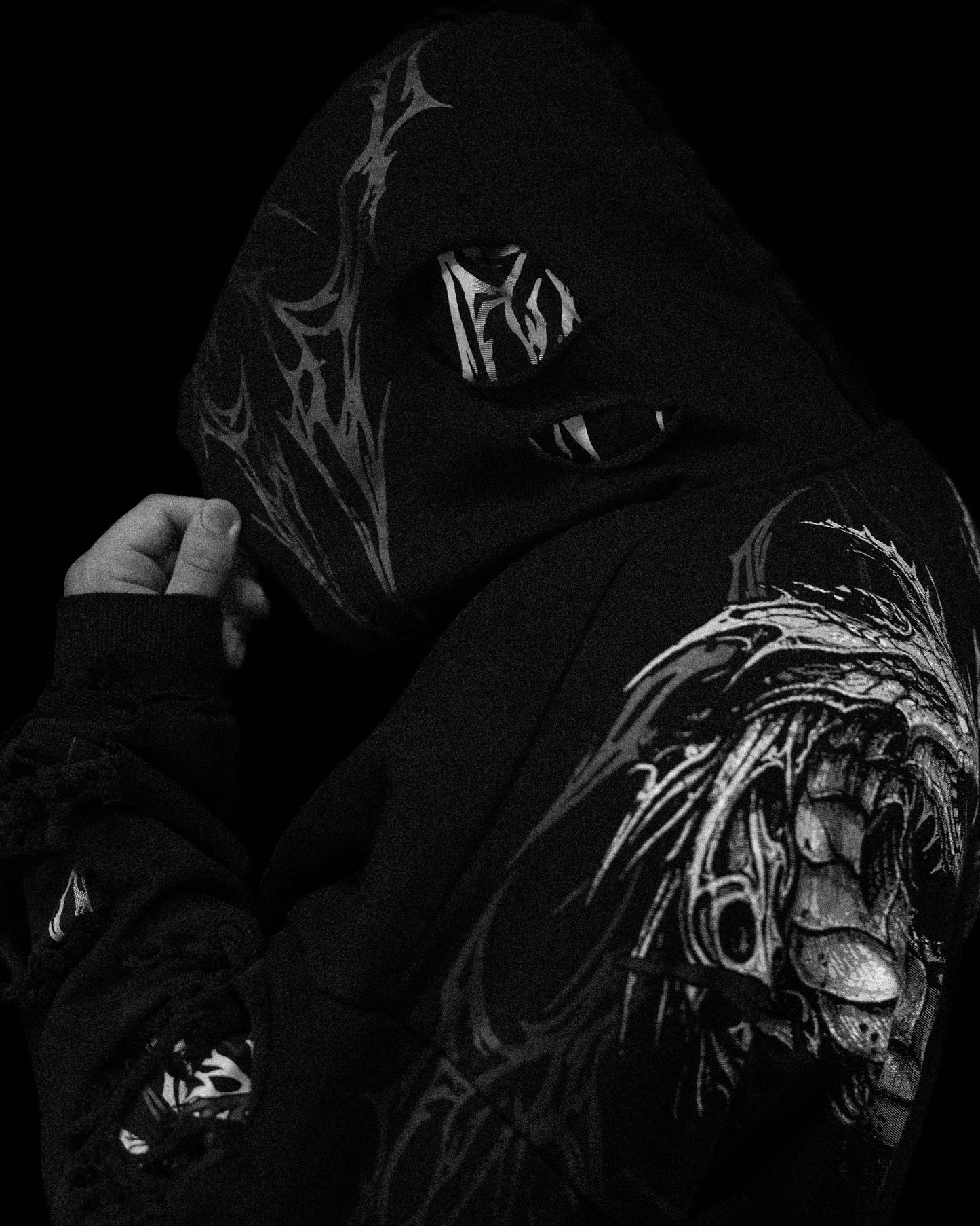 TARNISHED LEVIATHAN OVERSIZED ZIP-UP HOODIE