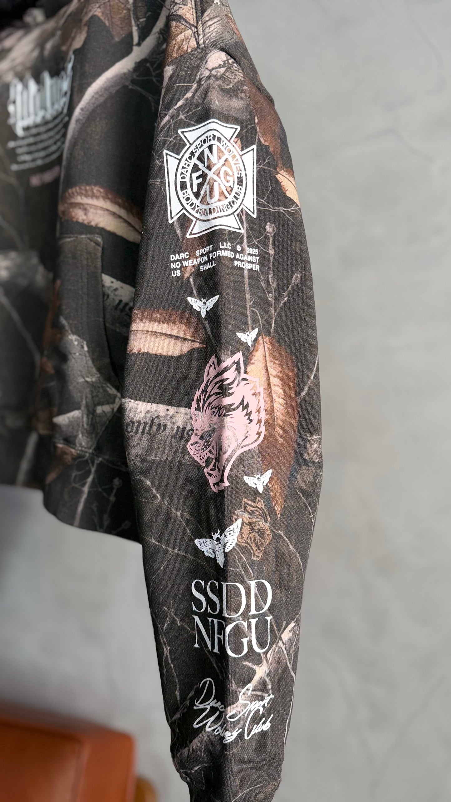 CREATE YOUR LIFE OWEN CROPPED HOODIE