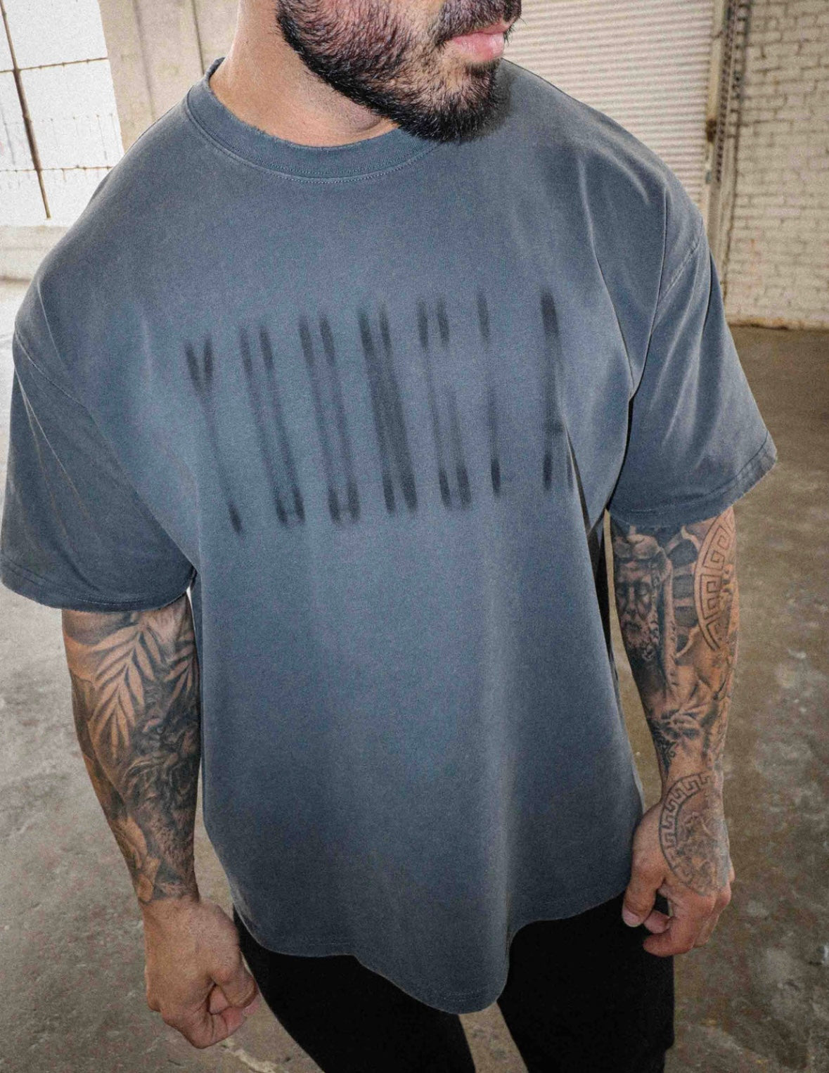 BLURRY YLA LOGO TEES #4075