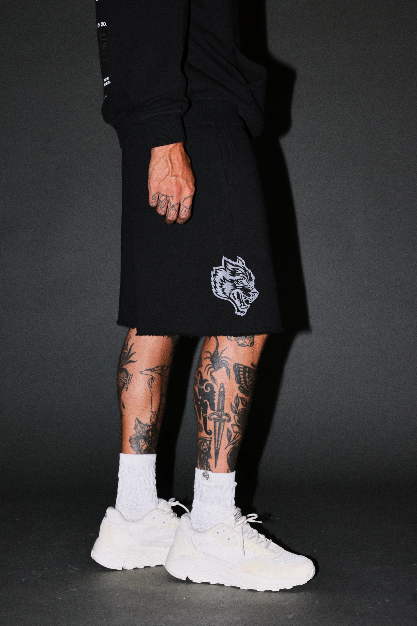 LOYALTY FRVR RAW HEM OVERSIZED SWEAT SHORTS