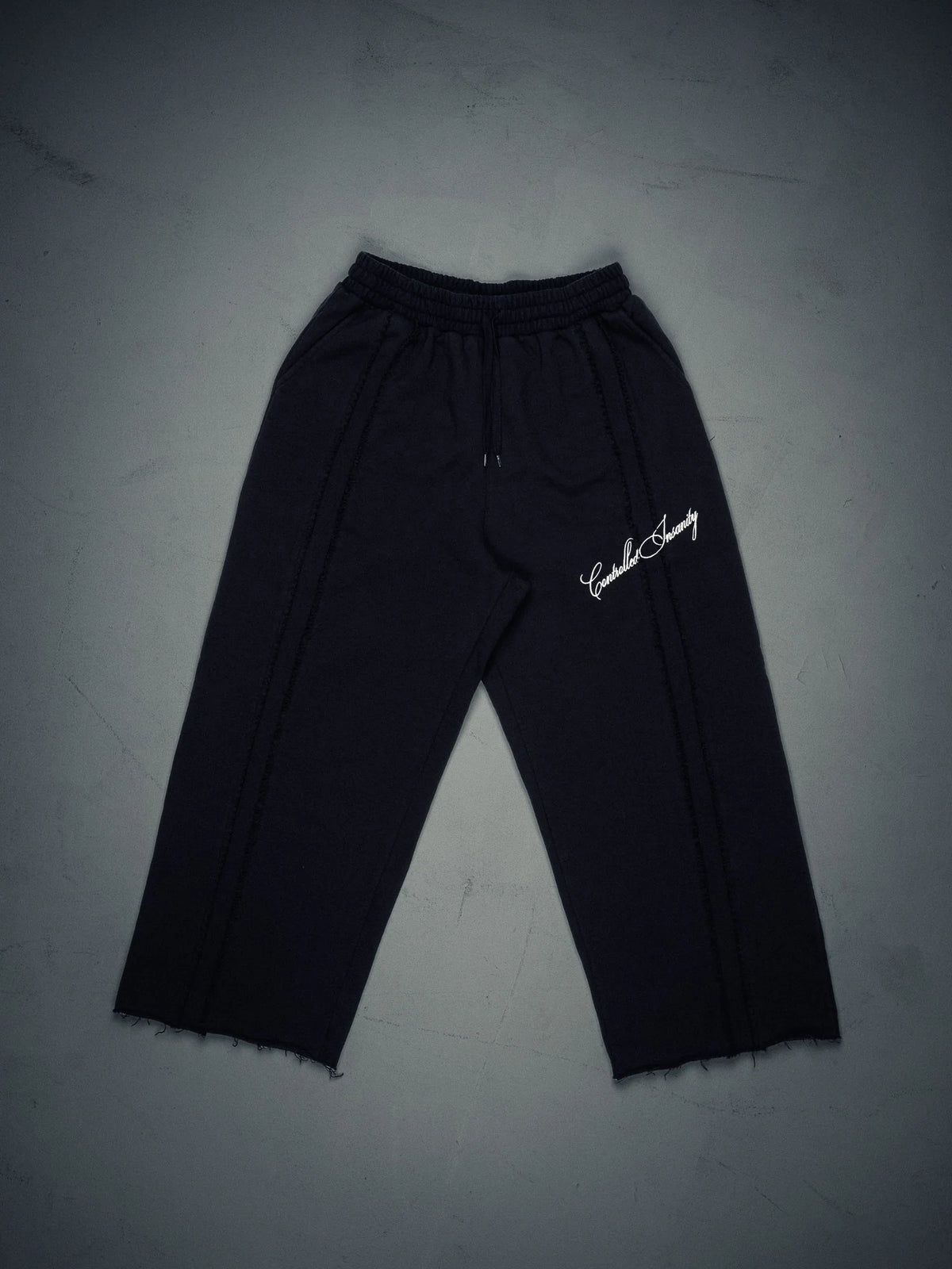 SIGNATURE WIDELEG SWEATS