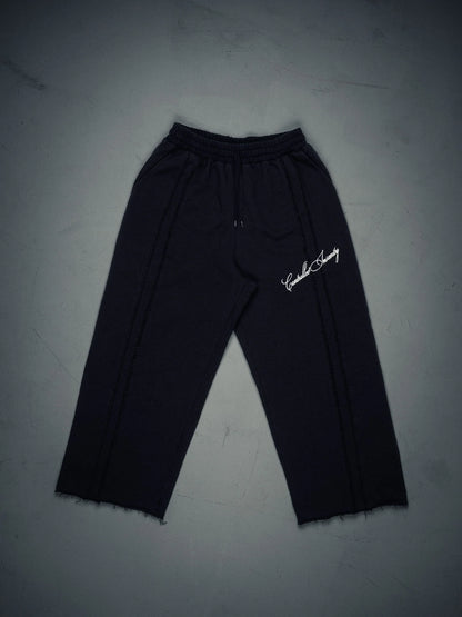 SIGNATURE WIDELEG SWEATS