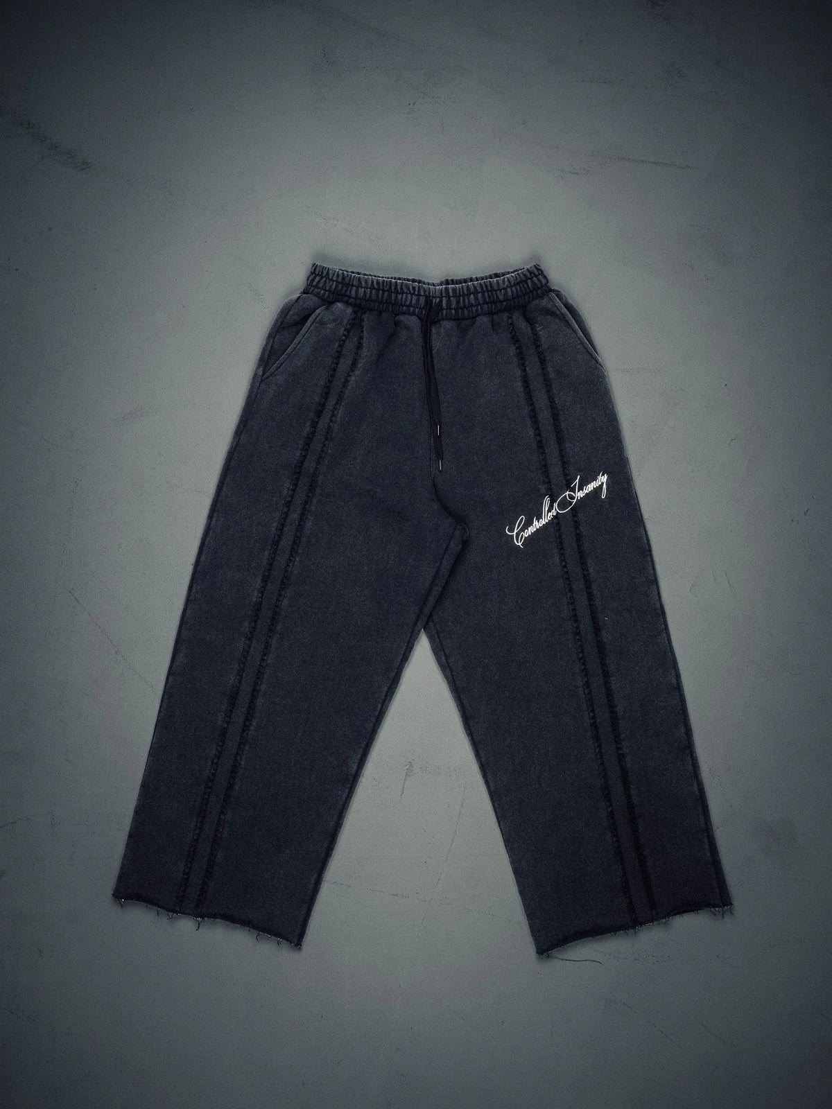 SIGNATURE WIDELEG SWEATS
