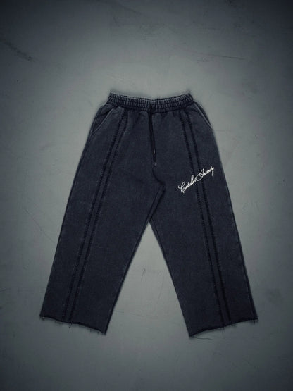 SIGNATURE WIDELEG SWEATS