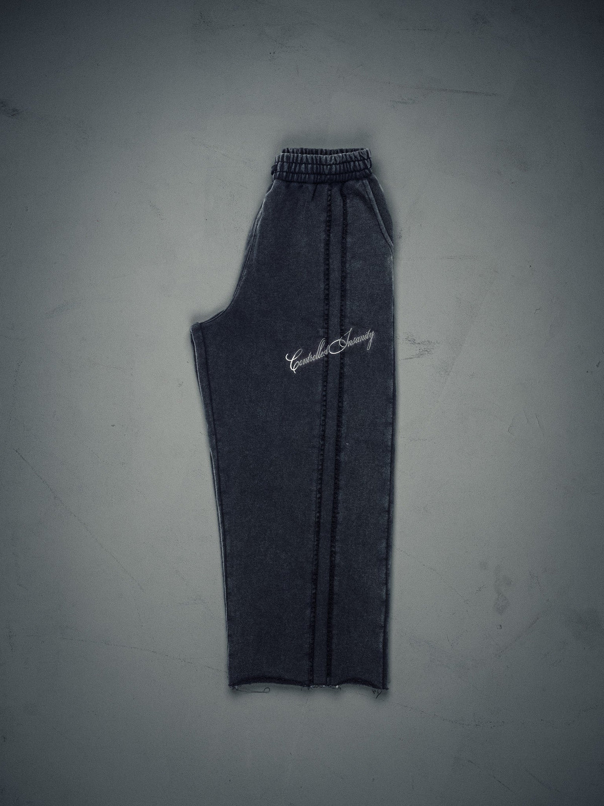 SIGNATURE WIDELEG SWEATS