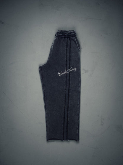 SIGNATURE WIDELEG SWEATS