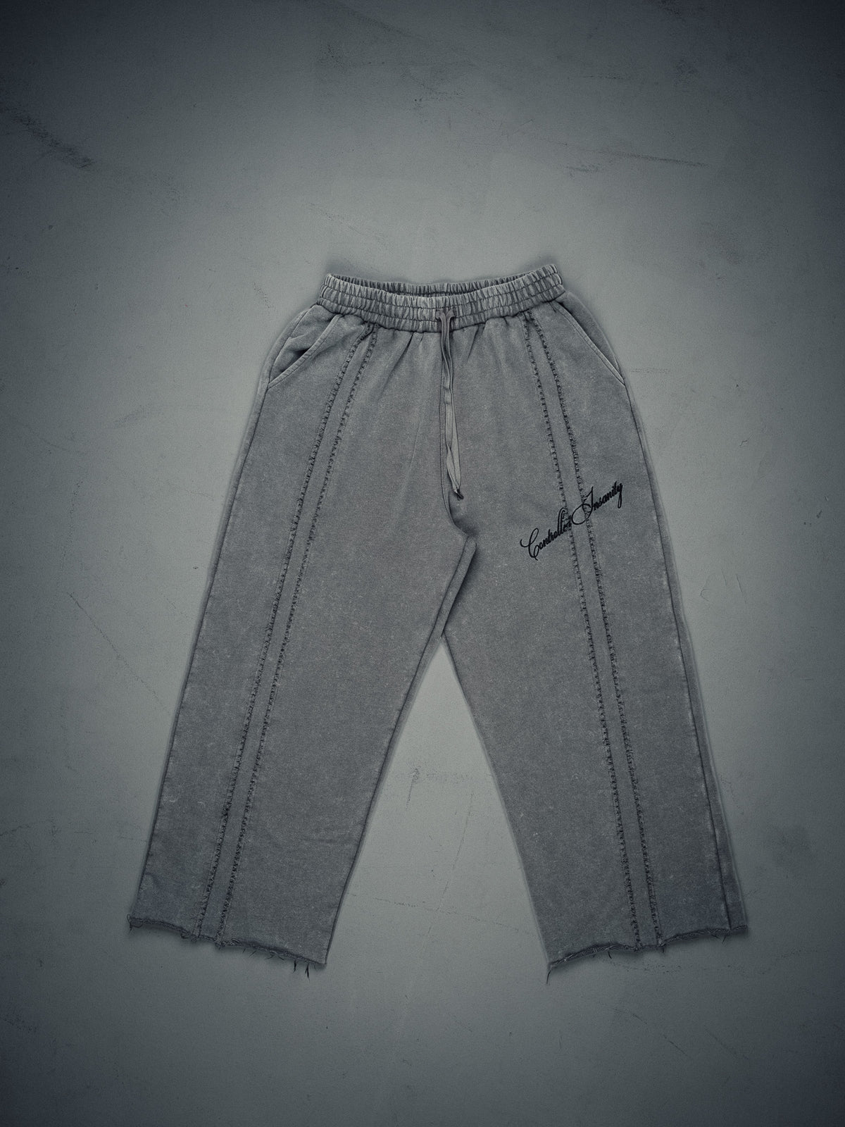 SIGNATURE WIDELEG SWEATS