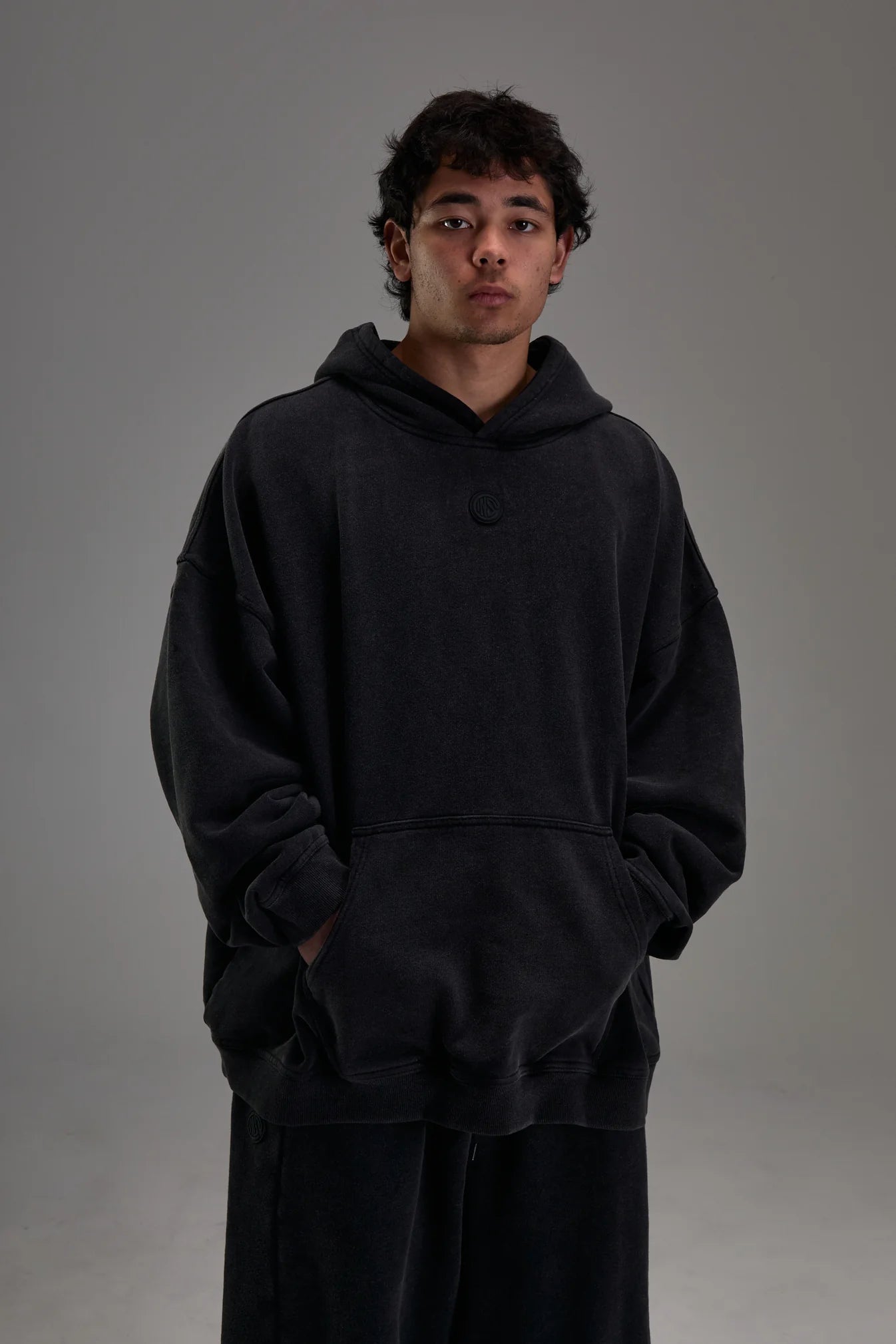 HEAVYWEIGHT PULLOVER