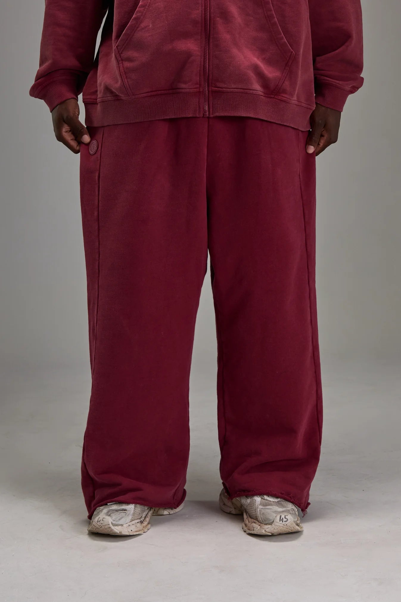 HEAVYWEIGHT SWEATPANTS