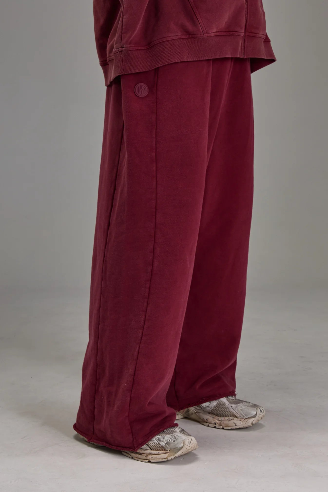 HEAVYWEIGHT SWEATPANTS
