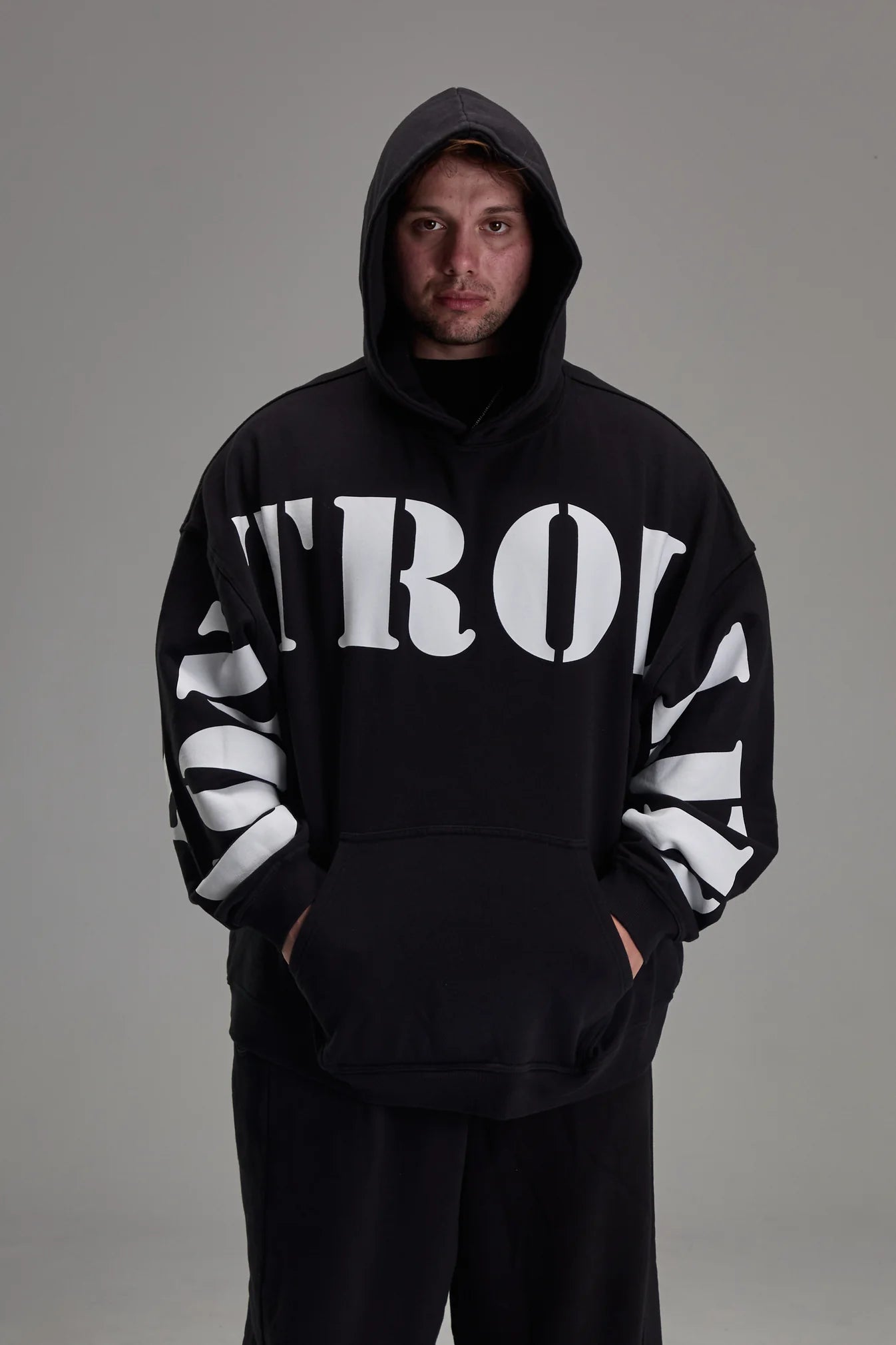 CONTROLLED INSANITY PULLOVER