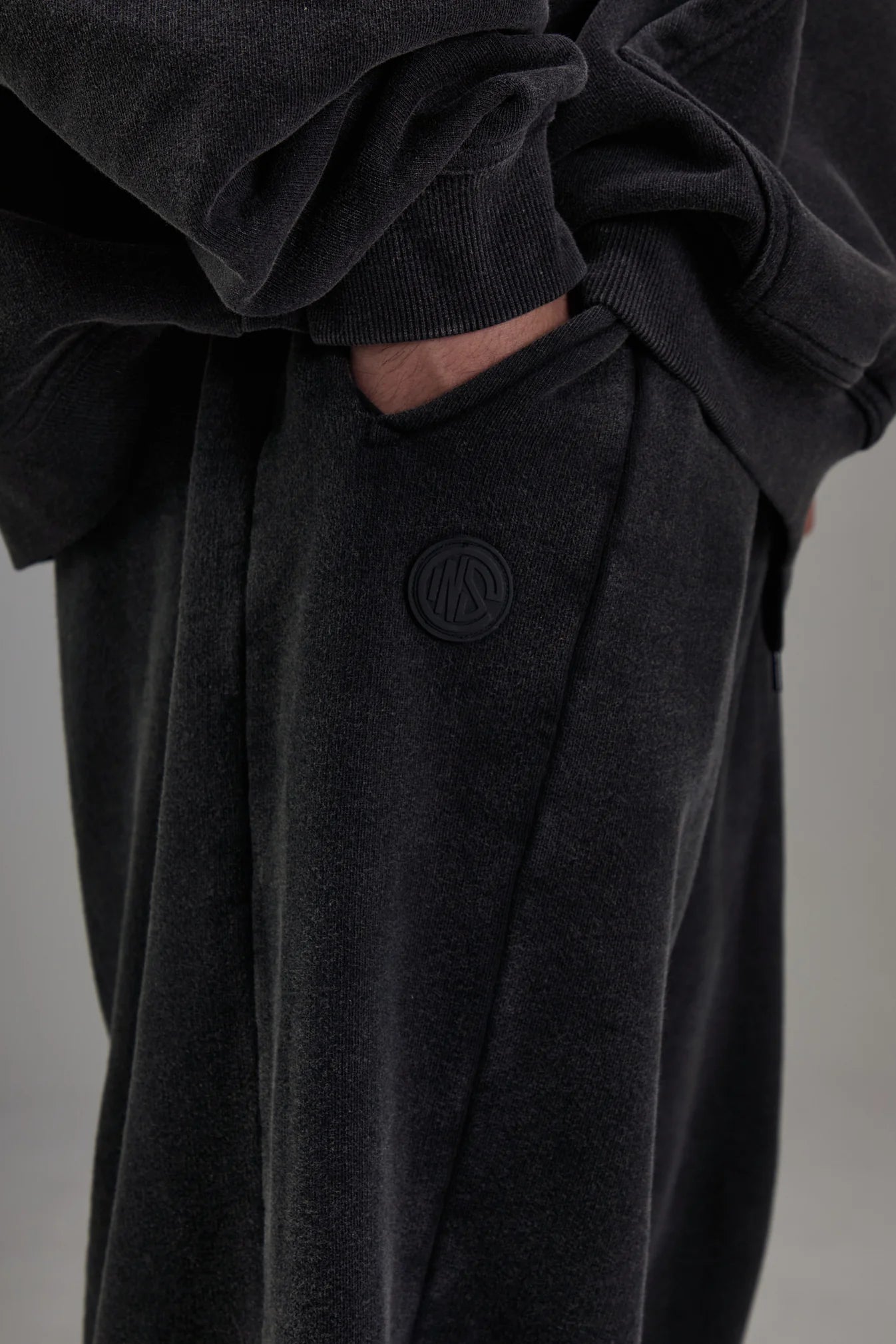 HEAVYWEIGHT SWEATPANTS