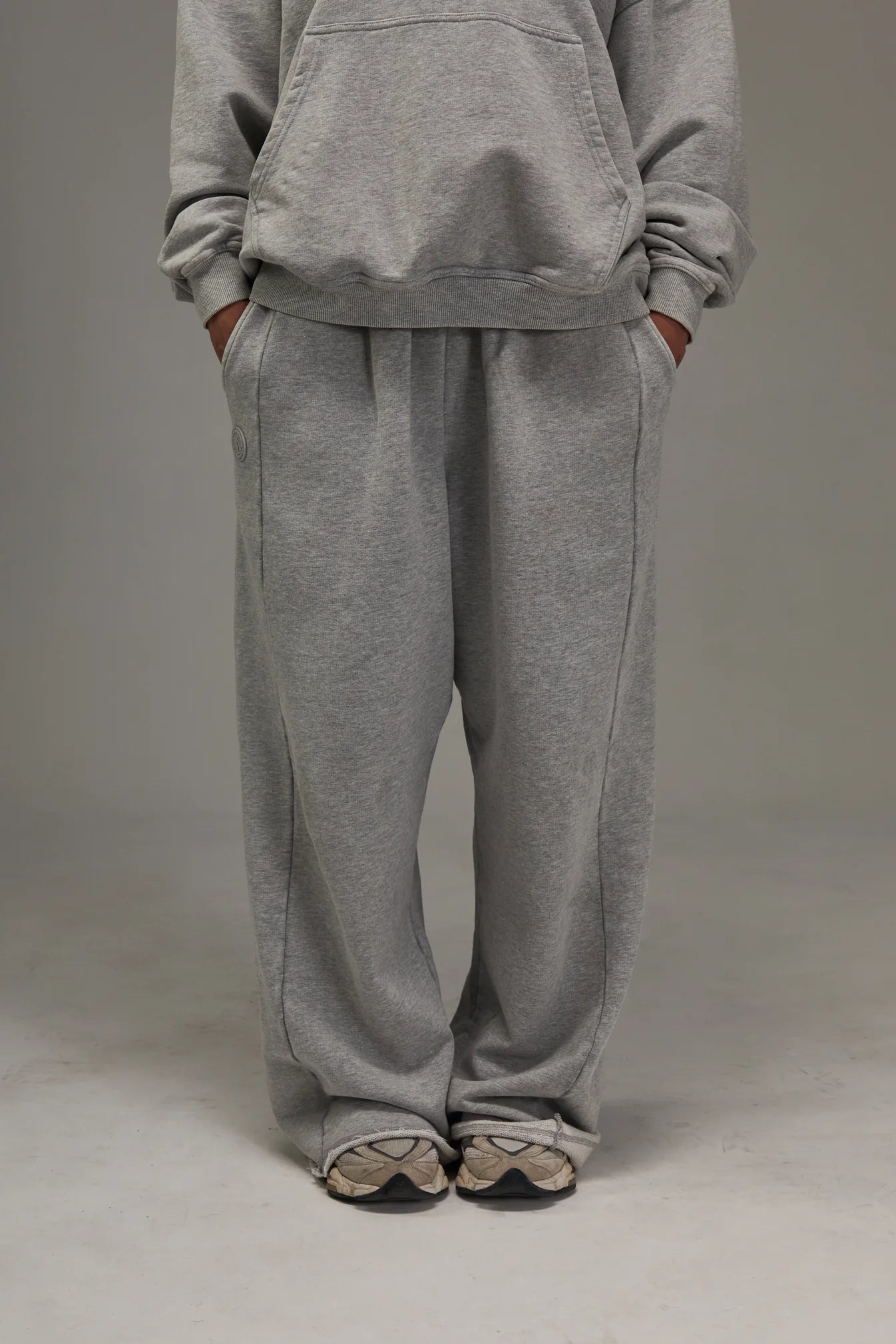 HEAVYWEIGHT SWEATPANTS