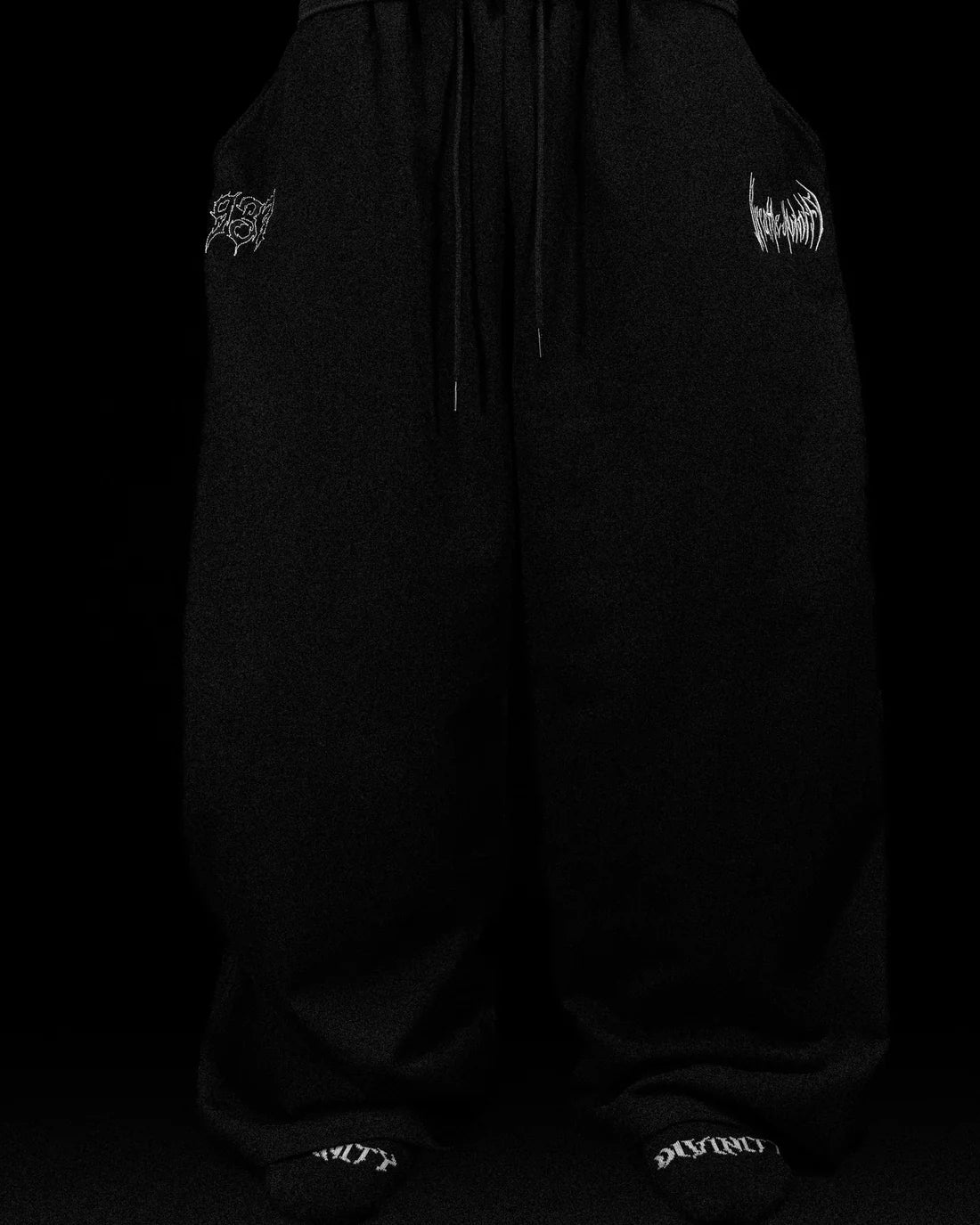 ESSENTIAL 937 BANANA SHAPE SWEATPANTS
