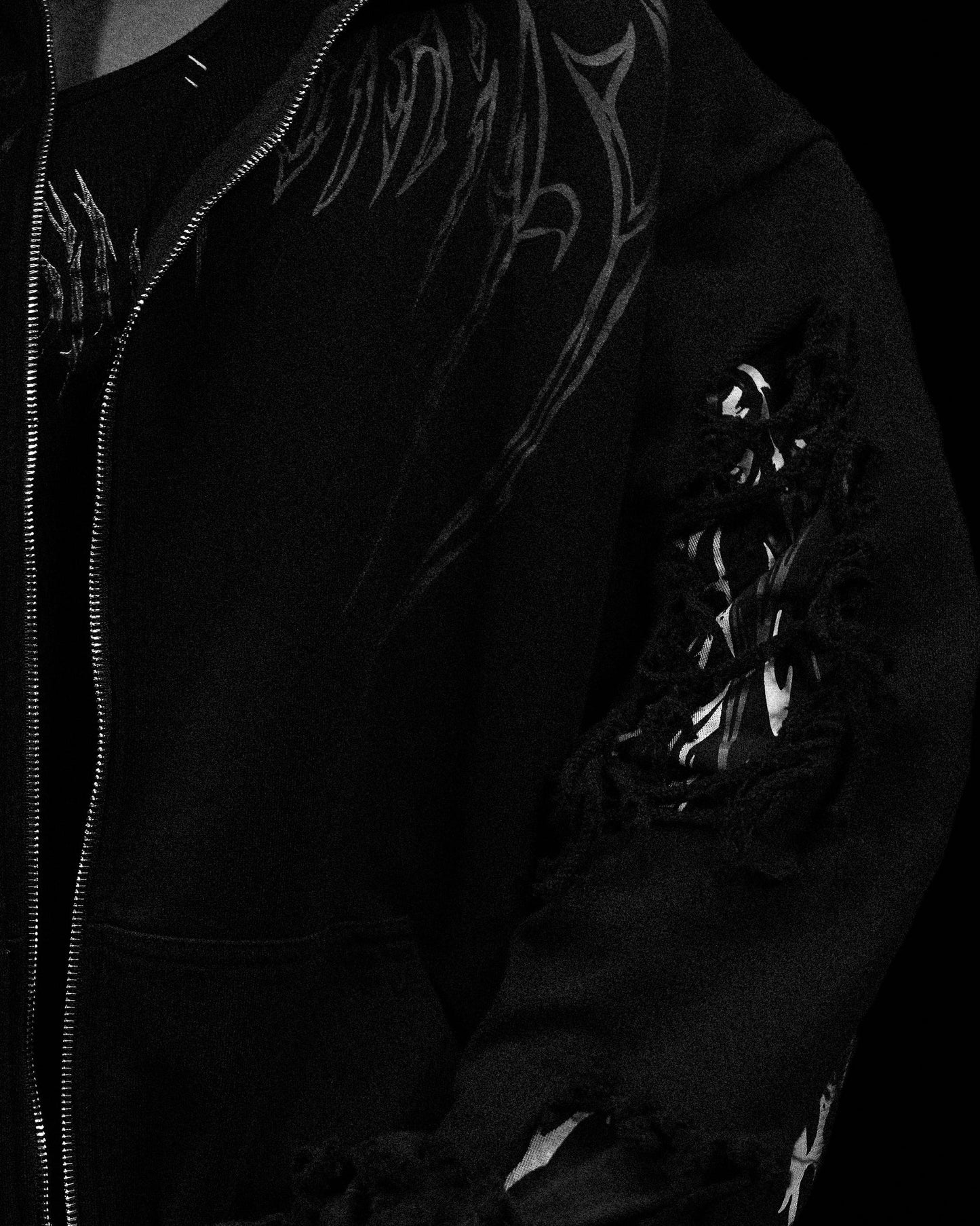 TARNISHED LEVIATHAN OVERSIZED ZIP-UP HOODIE