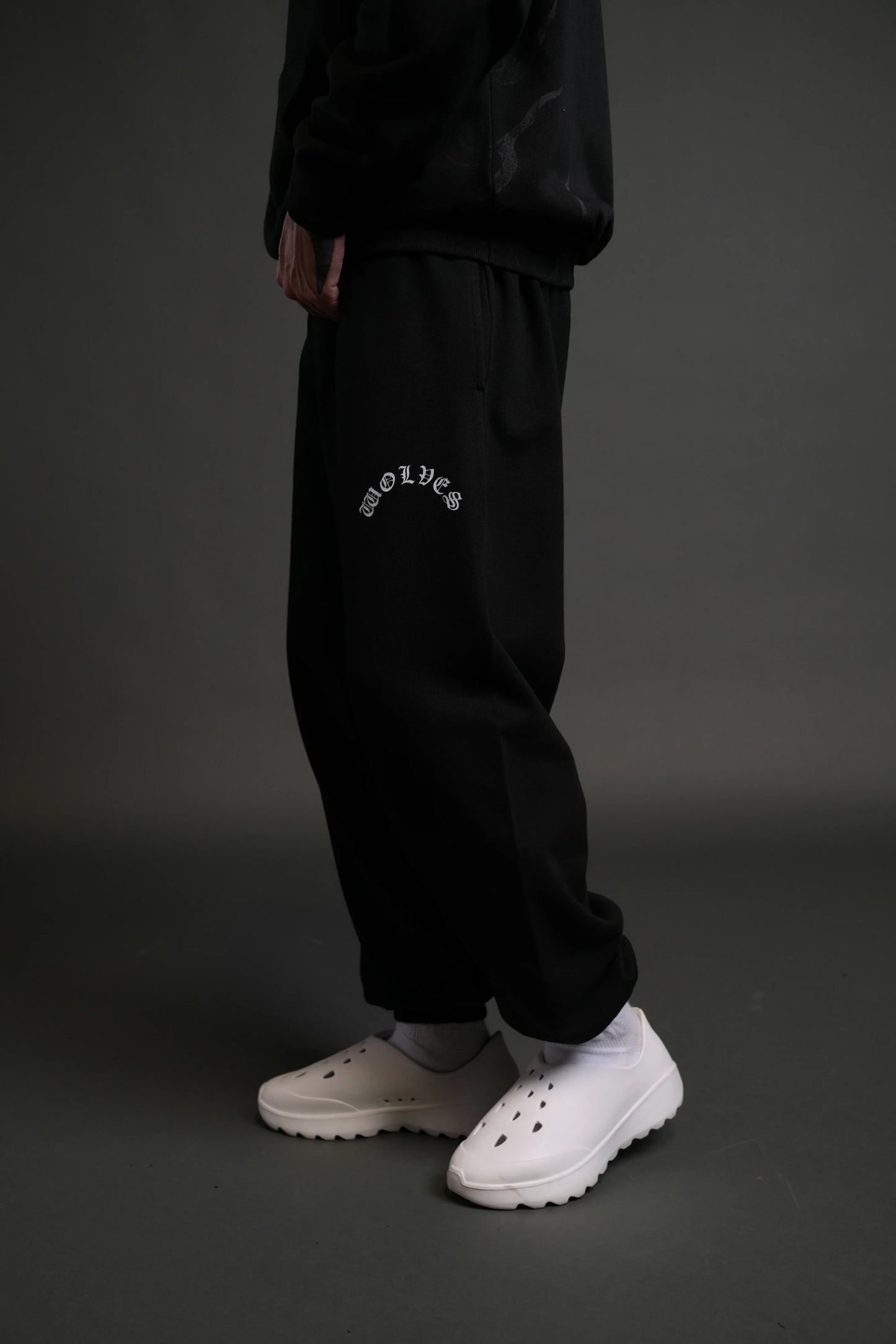 Wolf Chopper Lounger Sweat Pants in Black