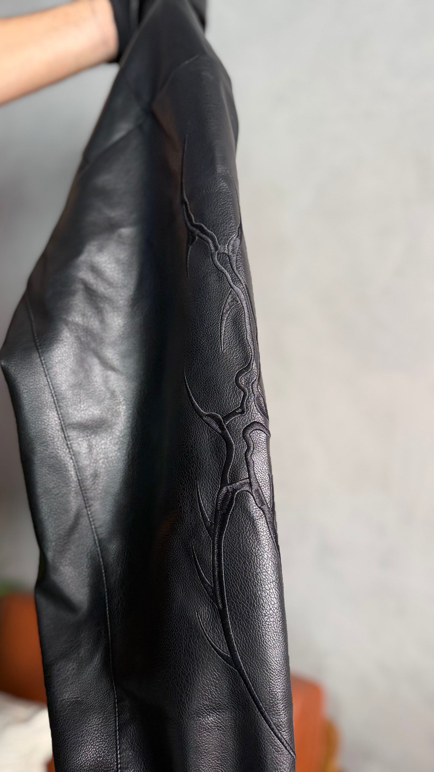 METAL CORE LEATHER MOTTO JACKET