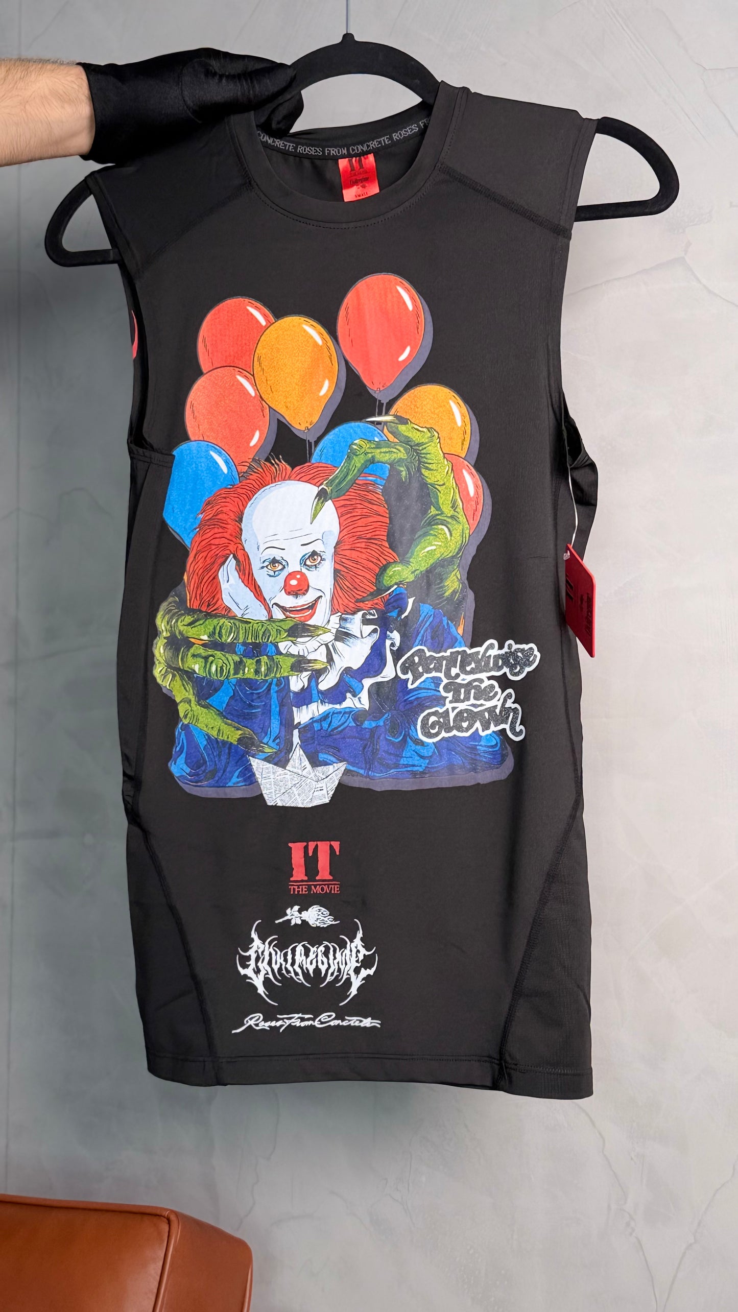 IT SLEEVELESS COMPRESSION TEE