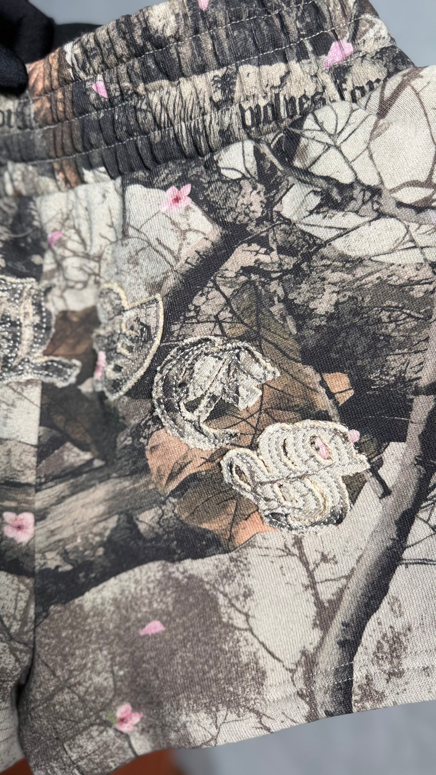 CHOPPER APPLIQUÉ EVERSON SWEAT SHORTS