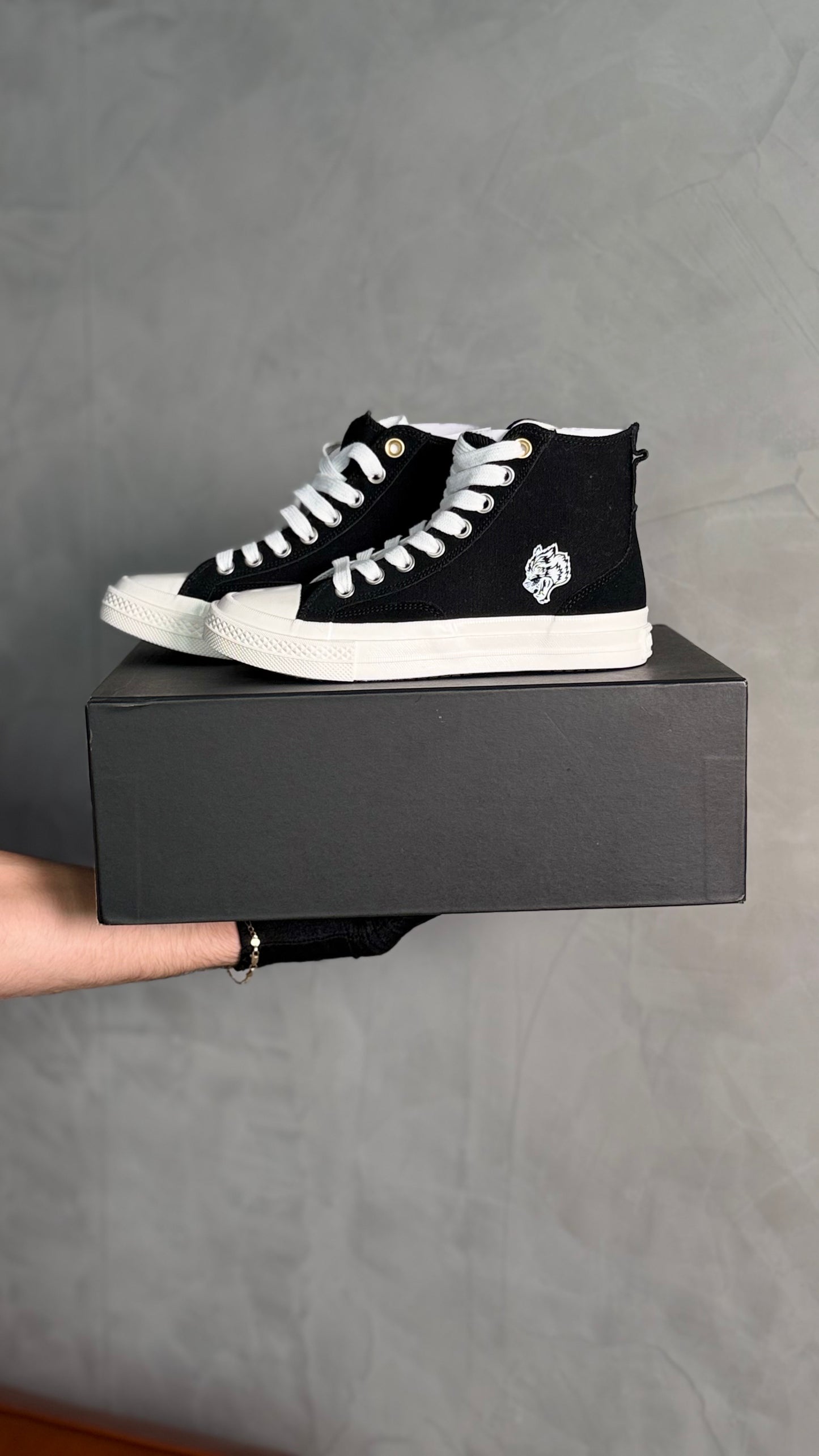 HIGH TOP W1 DIOS SHOES