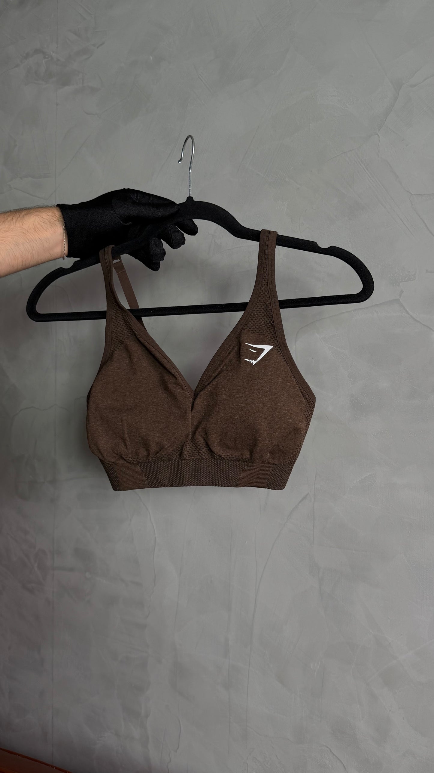 VITAL V NECK SPORTS BRA