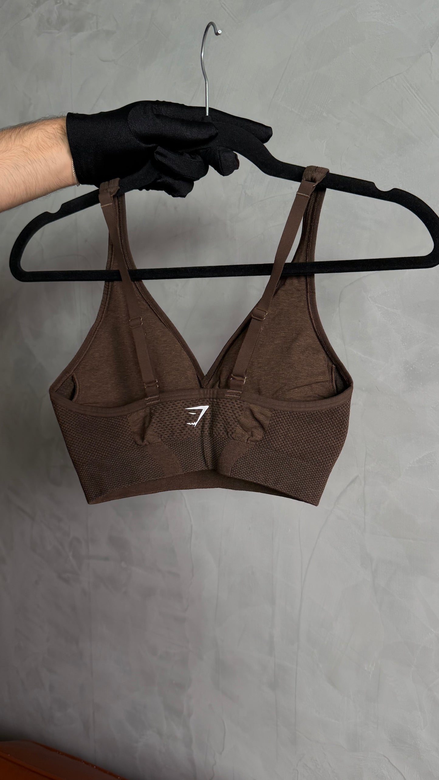 VITAL V NECK SPORTS BRA