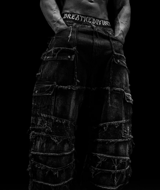 OVERSIZED DISTRESSED DENIM CARGO JEANS