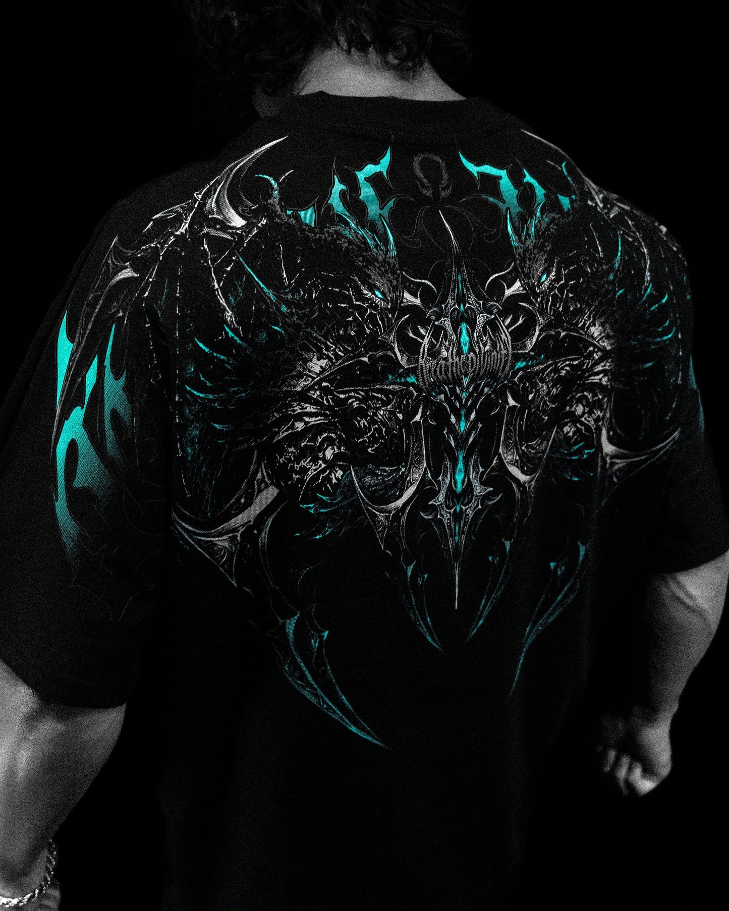 SHADOW MONARCH OVERSIZED T-SHIRT