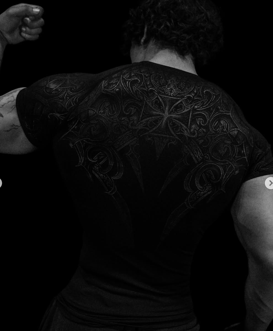 VOID TECH™ ARMORED SHORT SLEEVE COMPRESSION
