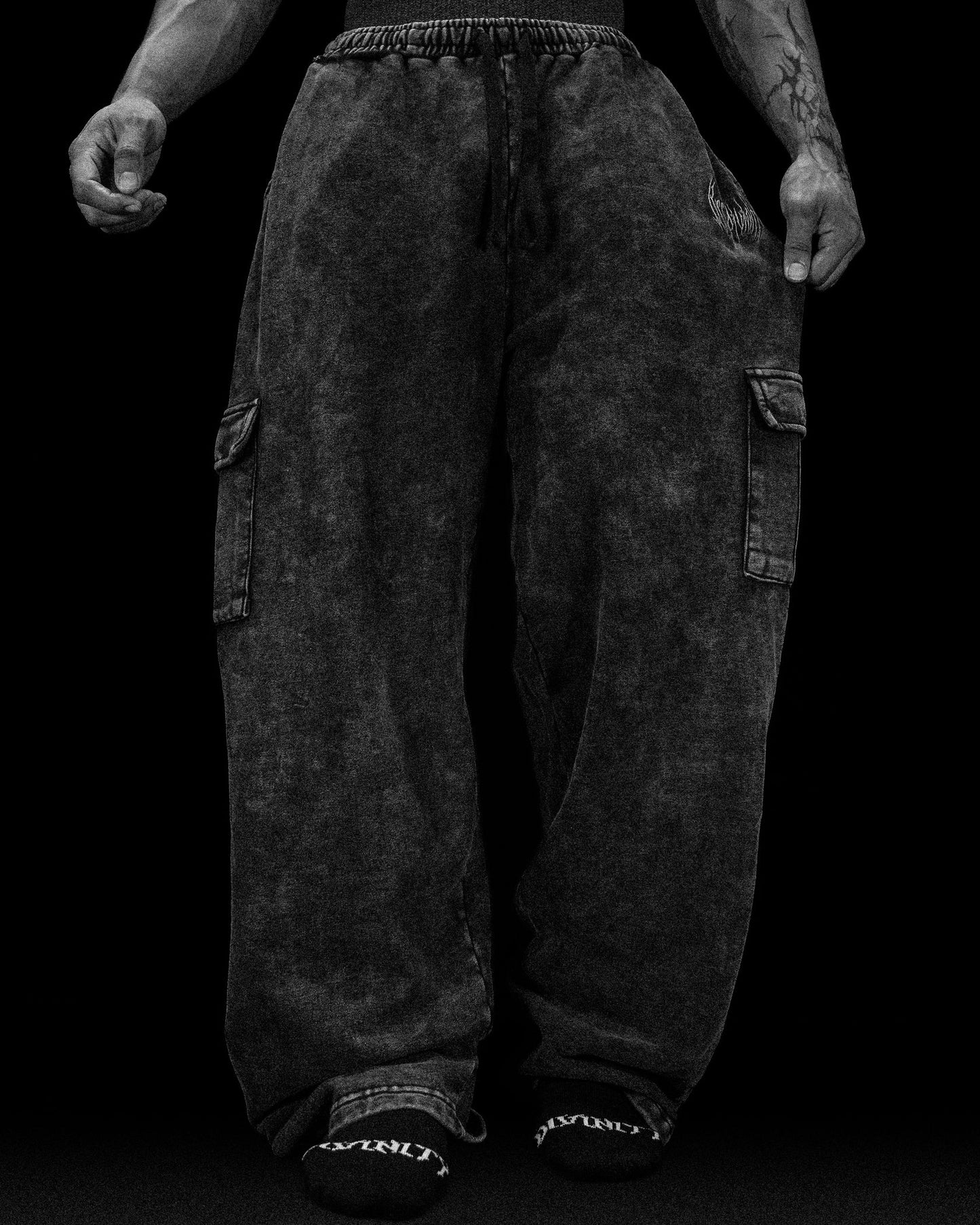 ESSENTIAL WASHED UNCUFFED CARGOS