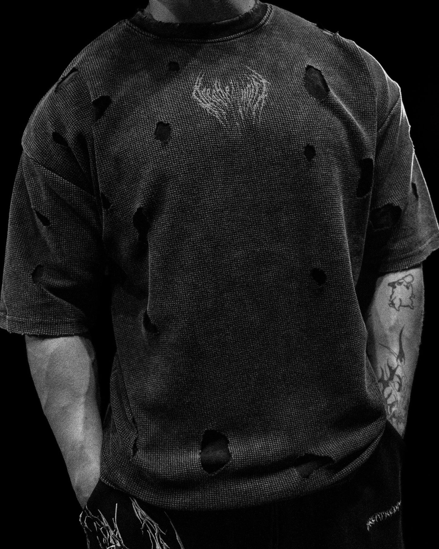 TARNISHED DESTROYED OVERSIZED T-SHIRT (AUG)