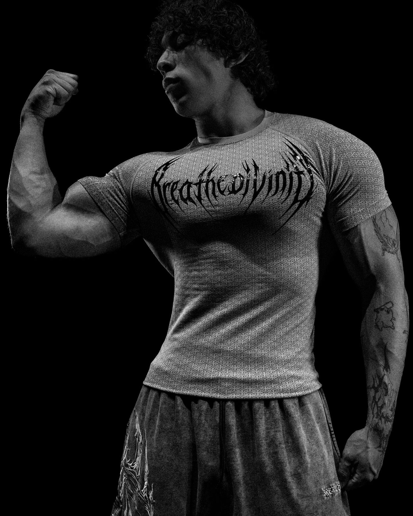 DOOM TECH™ ARMORED VENOM TEXTURE SHORT SLEEVE COMPRESSION (AUG)